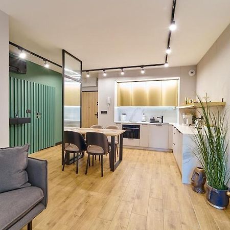 Laguna Ogrody Pieniawskie 33 Emerald Vip-Z Balkonem ポラニツァ・ズドゥルイ エクステリア 写真